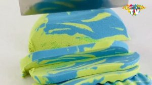 Играем с кинетическим песком - нарезаем фигурки из песка! Для детишек!