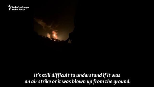 Ukrainian Oil Depot Explodes Amid Battle For Air Base South Of Kyiv смотреть онлайн