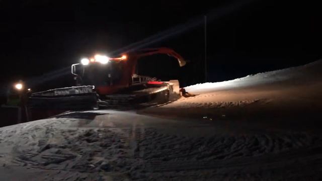 Pisten Bully 300 Kandahar смотреть онлайн