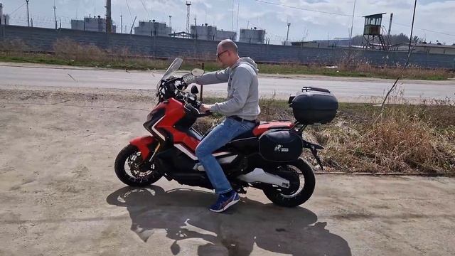 Макси скутер Хонда X ADV 750 смотреть онлайн