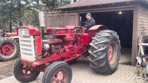 Вот это мощь! Нашли трактор 1951 года!