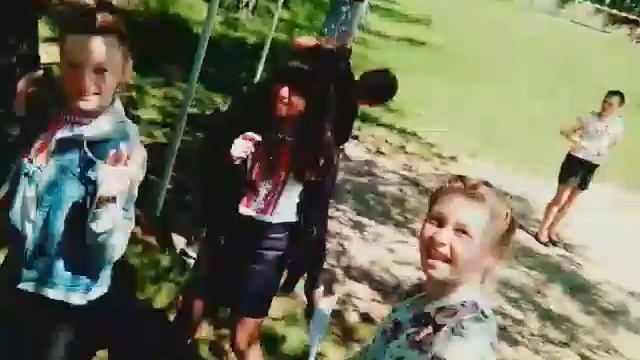 Дівчинка думала що фото а на прикінці з'ясувалось що це відео смотреть онлайн