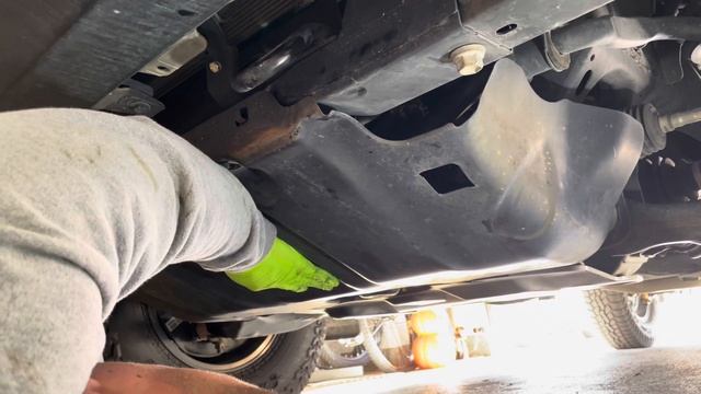 Best video of your #Toyota #Tacoma #oil #Change on a 3rd Generation! смотреть онлайн