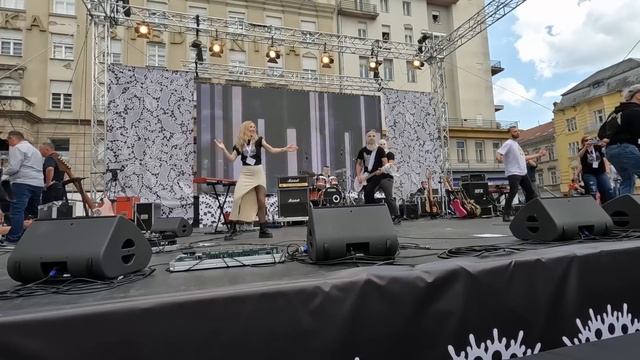 Baby Lasagna stigao na doček na Trgu bana Jelačića смотреть онлайн