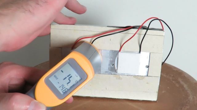 Pastilha Peltier chegou a -15.2 graus só com dissipador sem cooler 12v 1,5A - Incrível!!! смотреть онлайн