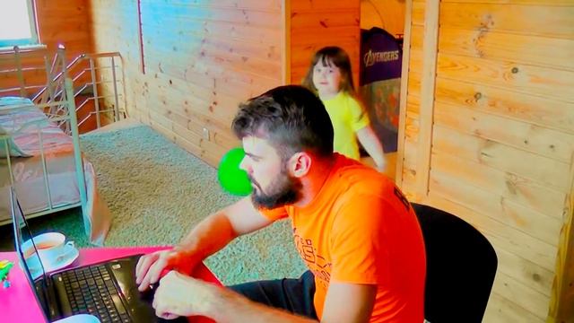 Давид мешает папе работать смотреть онлайн