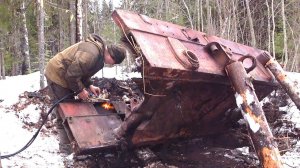 Нашел останки лесного "ТАНКА"! Режу на куски. Часть 2.