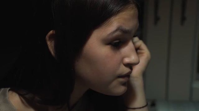 Как мошенники обманывают подростков в Интернете