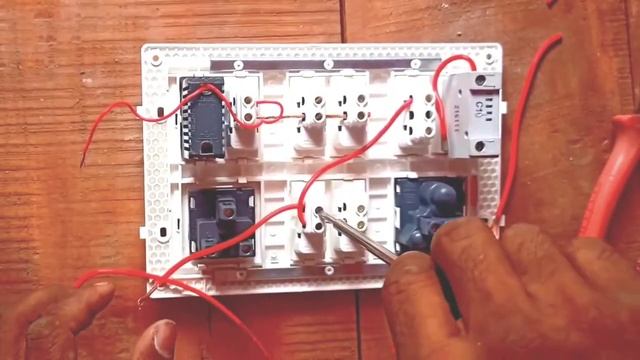 12 Modular Switch Board Connection Step By Step Sikhe | 5 Switch+2 Sockets+Regulater+indicator+ MC смотреть онлайн