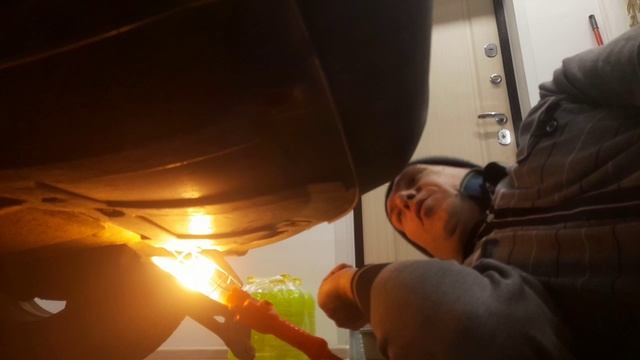 Как заменить передний противотуманный фонарь Ниссан кашкай J10 смотреть онлайн