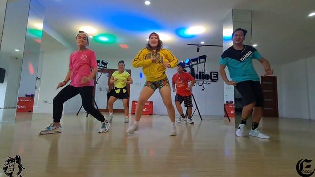 BORRIQUITO by Los Fernandos|Zumba®️|Choreography by Zin E смотреть онлайн