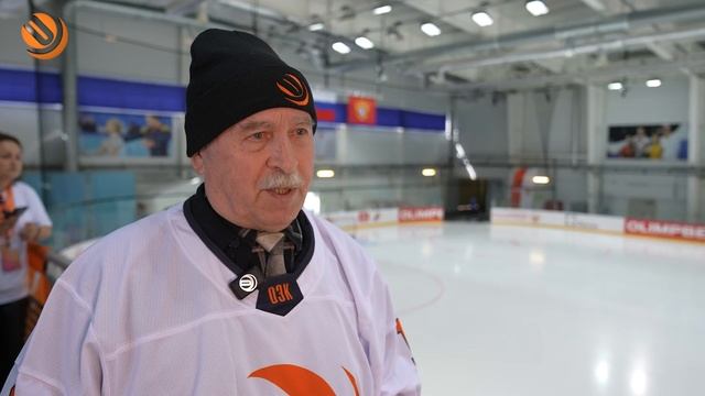 Включение из Сочи в перерыве первой полуфинальной игры ХК ОЭК - ХК МОЭК смотреть онлайн