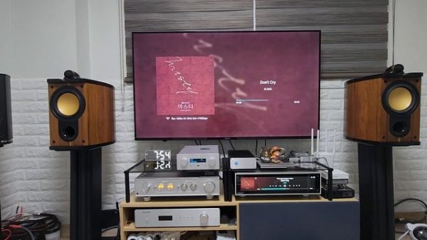 Dont Cry Klang_1080p