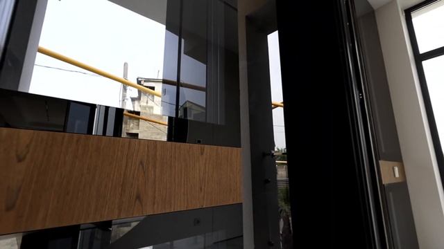 Входная дверь Pivot смотреть онлайн