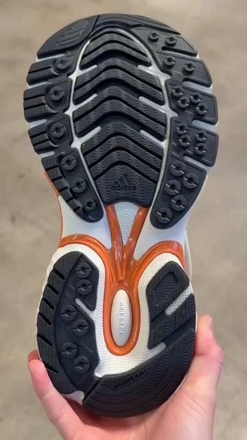 Повседневная обувь Pharrell x Adidas Jellyfish смотреть онлайн