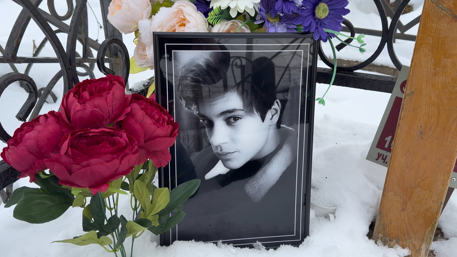 НА МОГИЛЕ ЕГОРА КЛИНАЕВА И ЕГО СЕСТРЁНКИ АРИНЫ ПРОИЗОШЛО ЧУДО !!! БУТОВСКОЕ КЛАДБИЩЕ 10 АПРЕЛЯ 2025 смотреть онлайн