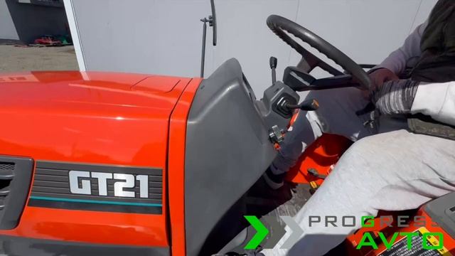 Купить японский минитрактор Kubota GT 21 мощностью 21 л.с. в наличии в России смотреть онлайн