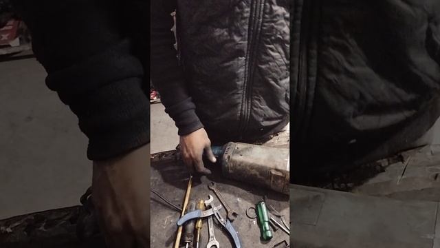 Machine repairBosch 9-Inch 2200 Watt Angle Grinder, GWS 22-230 смотреть онлайн