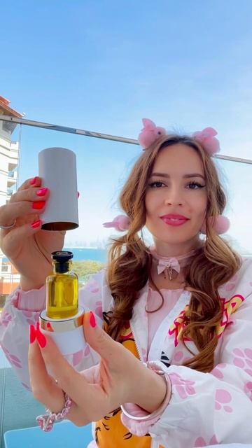 Распаковка , парфюм из моей коллекции #LouisVuitton #SunSong #дубай #palmjumeirah смотреть онлайн