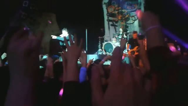 Three Days Grace - Fallen Angel (Live in Ufa 10/02/2016) смотреть онлайн