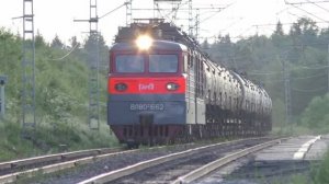 Локомотив ВЛ80 в сцепке с цистернами на Транссибе | Железная дорога в Сибири