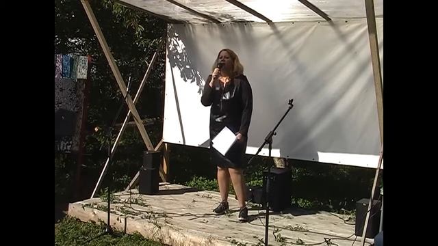 ЛОРА БРОНСКАЯ. Выступление 11 июня на "Свободном микрофоне". Велесово городище смотреть онлайн