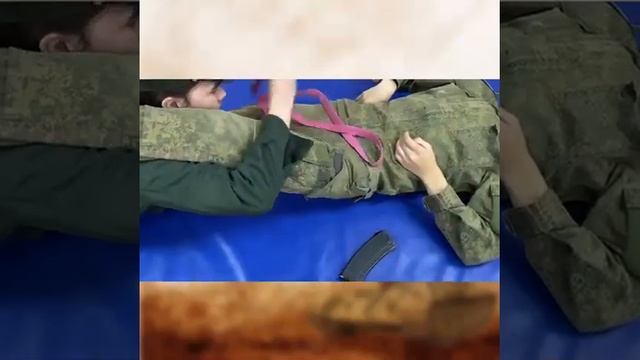 Наложение жгута Эсмарха на ногу раненого бойца смотреть онлайн