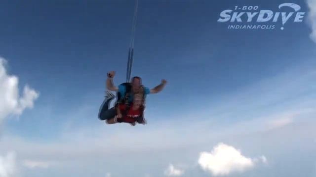 Lacy Berger's Tandem skydive! смотреть онлайн