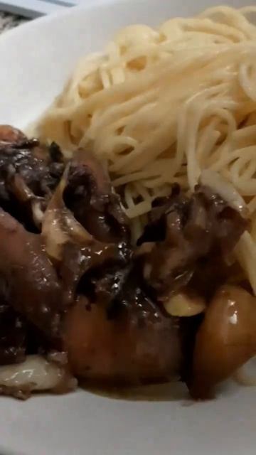 Спагетите с кальмарами, от этого невозможно оторваться🥰 I can't stop to eat this pasta with squids🌸 смотреть онлайн