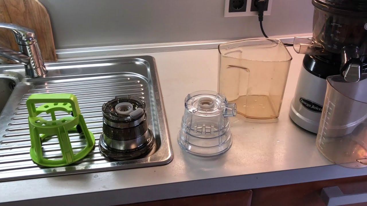 Соковыжималка шнековая Omega Juicer MMV-702 смотреть онлайн