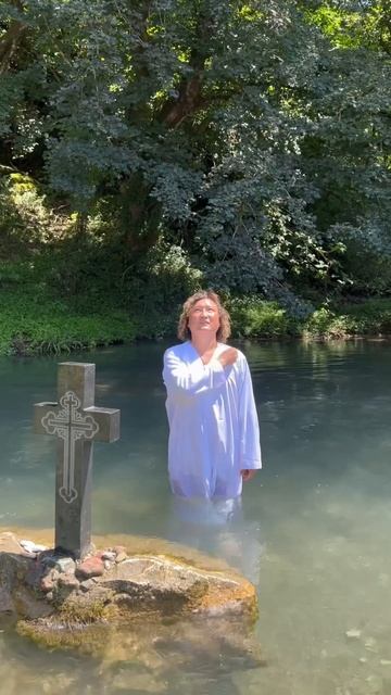 Я искупался в Святой воде! Верьте в Бога! Он вам всегда поможет 🙏 смотреть онлайн
