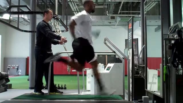 Marcus Robinson of the Everett Raptors IFL running 22 mph at Zoom Sports смотреть онлайн