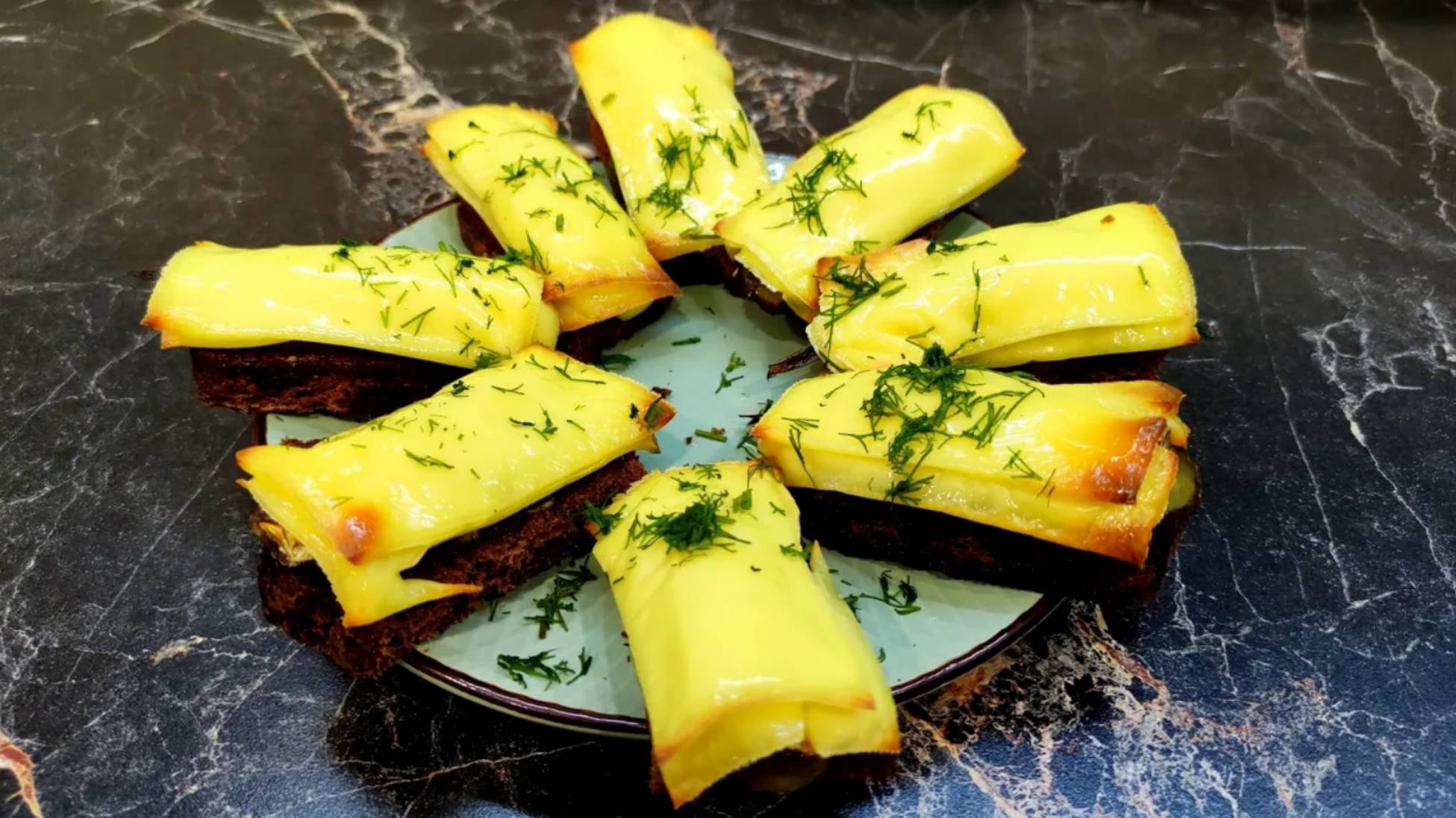 Бутерброд Балтийский. Закуска запечённая в духовке. Рецепт бутерброда. смотреть онлайн