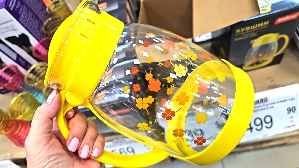 Магазин Светофор Маяк.Огромный выбор посуды.Есть на чем остановится.Апрель 2025 смотреть онлайн