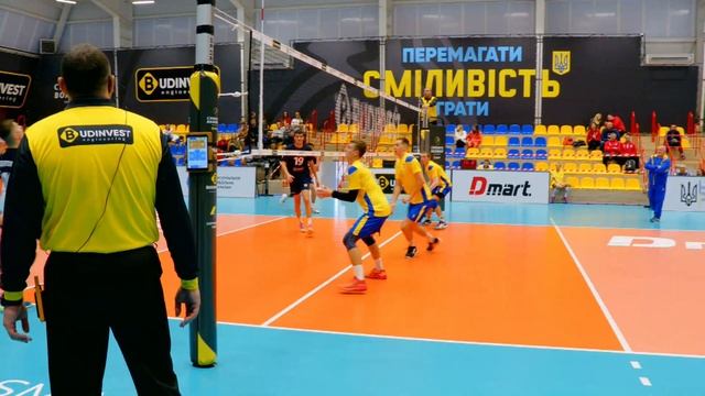 "Барком-Збірна України U-18" - "Юридична академія": найцікавіші моменти гри смотреть онлайн