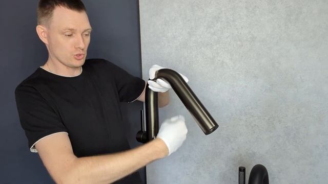 Напольный смеситель для ванной Calypso CS81003-6 в черном матовом цвете смотреть онлайн