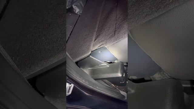 How to Fix a Ram Mega Cab Rear Seat Recliner Handle смотреть онлайн