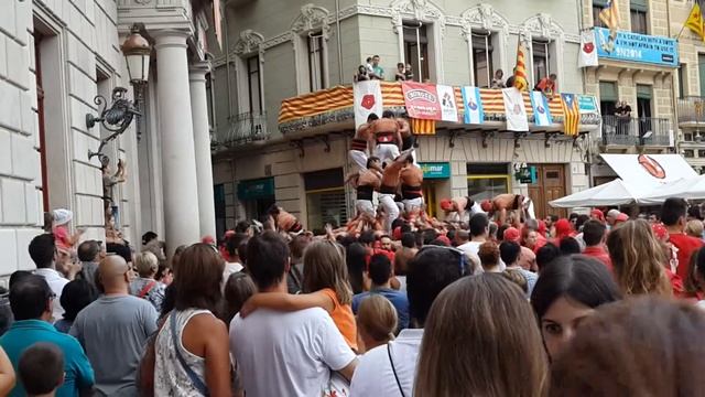 Народное творчество. Испания. Реус. Пирамида. 2014 09 20 16 45 26 смотреть онлайн