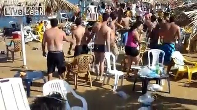 en polonia hooligans atacan a marinos mexicanos cerca de russia en una playa 2013 смотреть онлайн
