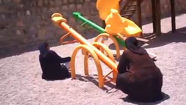 Бабульки соскучились по детству👵-👱😂😂😂умораа до слез😂😂😂😂 смотреть онлайн
