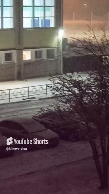 Екатеринбург засыпает снегом! Метель в апреле!10 апреля 2025г. смотреть онлайн