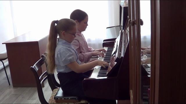 Баллада о солдате Журавская Дарья, Плюцак Арина