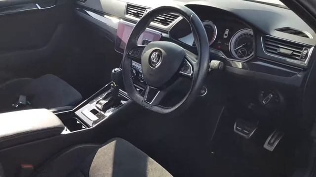 ŠKODA Superb SportLine Plus Hatchback - DF18 RYD смотреть онлайн
