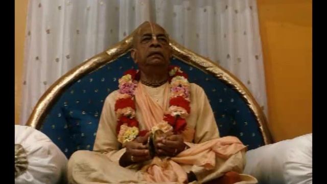 Tatah Rucis. Then Taste. You Cannot Live Outside this Camp. Taste has Changed - Prabhupada 0767 смотреть онлайн