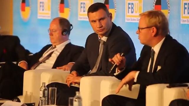 Виталий Кличко в Вене принял участие в круглом столе «Украина в Европе: мир и развитие» смотреть онлайн