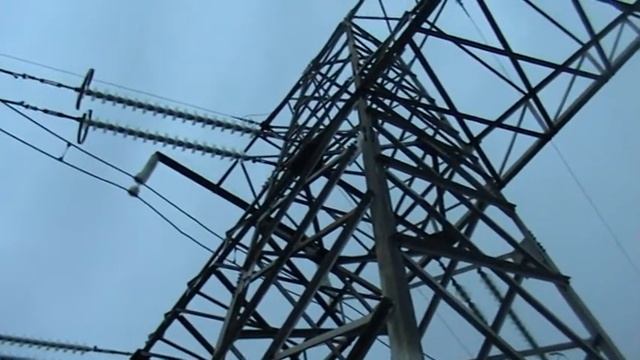 ЛЭП 330 кВ. Треск проводов