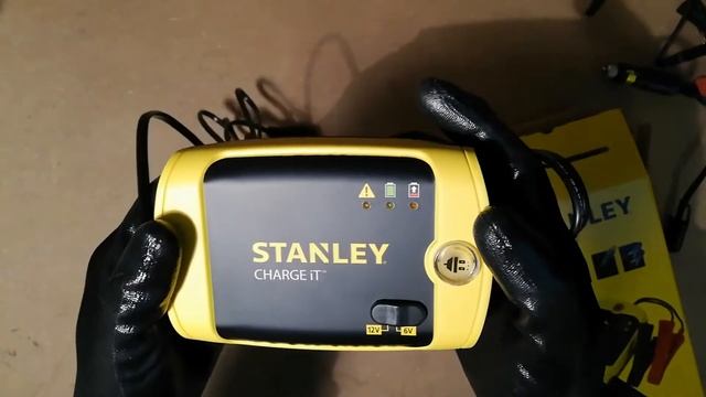 Stanley Chargeit Batterijlader/druppellader review. смотреть онлайн