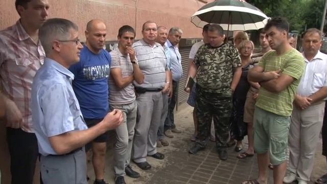 Вулиця Богдана Хмельницького ще не заасфальтована, але про це принаймні почали говорити