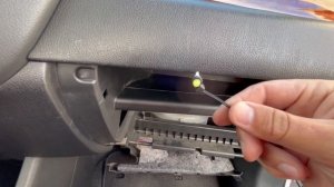 ПРОСТАЯ ЗАМЕНА ЛАМПОЧКИ В БАРДАЧКЕ АУТЛЕНДЕР 3