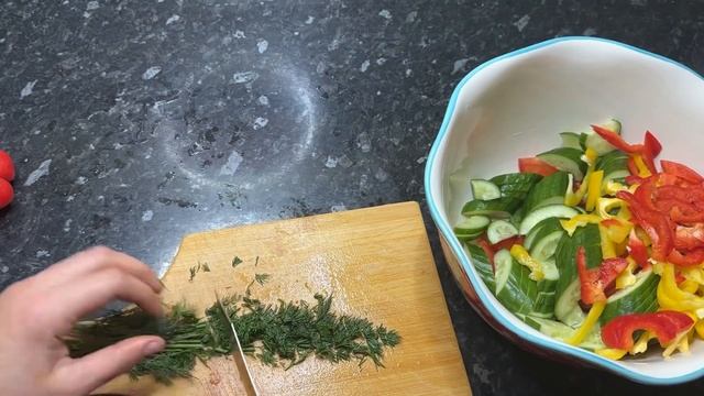 Самый вкусный свежий салат с соевым соусом смотреть онлайн